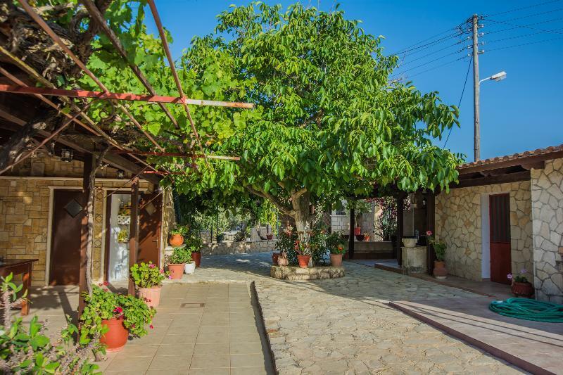 Porto Giardino Apartments Psarou  Экстерьер фото